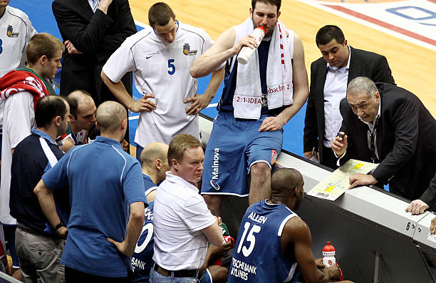 根宝毫不避 根宝毫不避